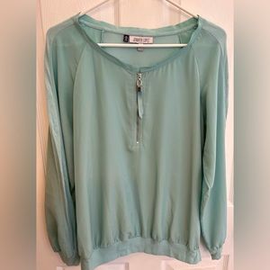 Blouse Women’s Jennifer Lopez Long Sleeve, Size Medium